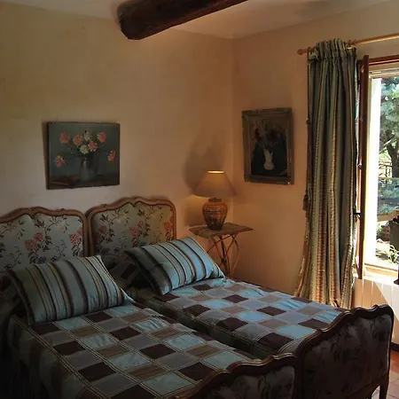 Chambres D'hotes Le Mas Du Caroubier * 圣康坦拉波特里
